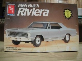 1965 Buick Riveria AMT 3 in 1 Model Kit 125 scale