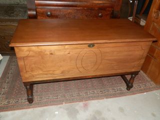 BEAUTIFUL LARGE ANTIQUE CEDAR CHEST AS NICE AS THEY COME