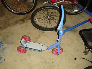 SPIDERMAN CHILDRENS SMALL 3 WHEELED SCOOTER USED SOLID CONDITION