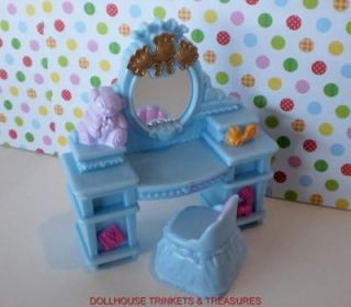 Fisher Price Loving Family Dollhouse GIRLS BEDROOM DRESS UP BLUE