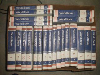 1976 The World Book Encyclopedia Set 22 Volumes Total