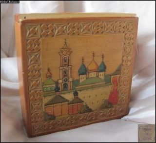 VINTAGE RUSSIAN USSR HAND PAINTED & CARVED WOODEN TRINKET BOX