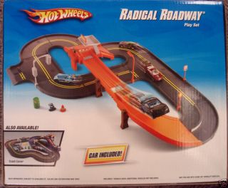 Hot Wheels Radical Roadway Set Car Track with Accessories New