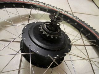 Hub with Sun Rhyno Lite 36h Rim and Tire Excellent Disc Brake
