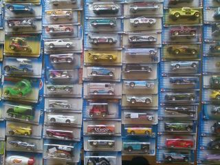 Hot Wheels Lot of 182 MOC Collectors Sale  MYSTERY  PLEASE READ