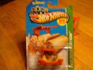 Hot Wheels New 2013 The Flinstones Flintmobile 70 250