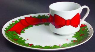 Fitz & Floyd Holly Wreath Snack Plate & Cup Set, Fine China Dinnerware   Green H