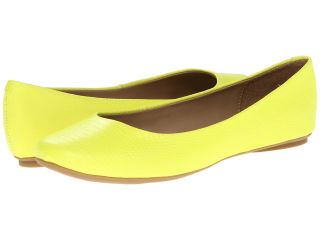 Kenneth Cole Reaction Slip On By Womens Flat Shoes (Yellow)