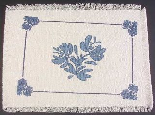 Pfaltzgraff Yorktowne (Usa) Placemat Cloth, Fine China Dinnerware   Blue Floral,