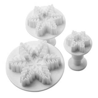 Snowflake Pattern Cake and Cookies Cutter Mold with Plunger (3 Pieces)