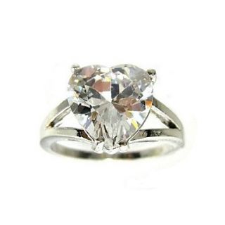 Amazing Cubic Zirconia Ring In Heart Shape(More Colors)