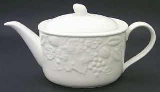 Mikasa English Countryside White Teapot & Lid, Fine China Dinnerware   Raised Wh